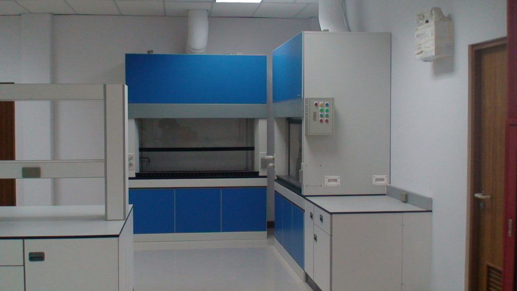 lab turnkey - fume hood